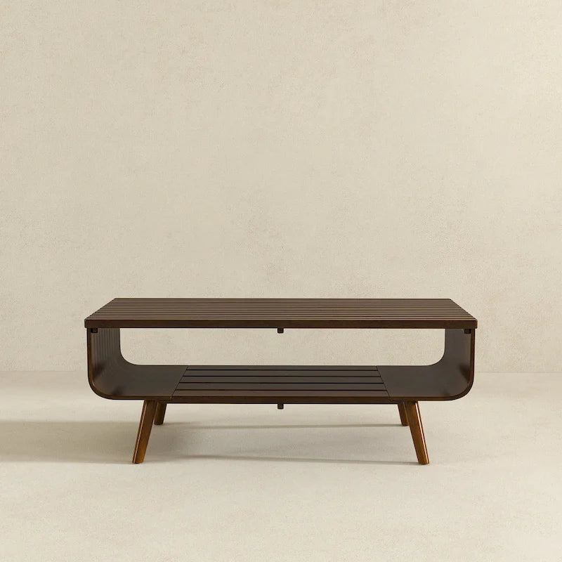 Table basse rectangulaire Adelina en bois massif de style Mid-Century, de couleur marron