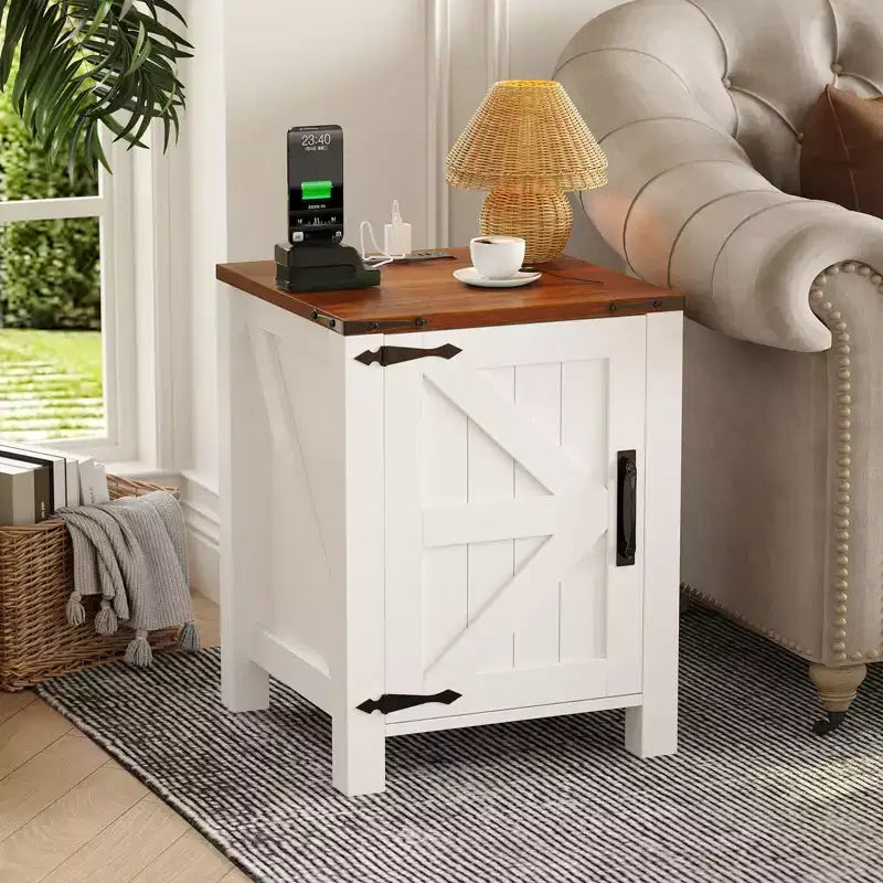 Lot de 2 tables de chevet de ferme avec station de recharge, table de nuit rustique avec porte de grange et étagère réglable, petite table d'appoint pour chambre et salon.