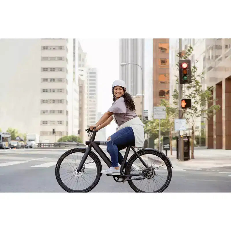 Vélo hybride électrique Bird Adult A Frame 28 à cadre ouvert - Noir : Cadre en aluminium, vitesse maximale de 32 km/h