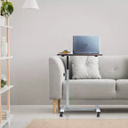 Table d'appoint mobile réglable en hauteur à roulettes pour lit, 23,6" - Noyer