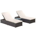 Ensemble de 2 chaises longues avec dossier réglable sur 5 positions, table basse d'extérieur, coussins déperlants, chaises de piscine en rotin PE
