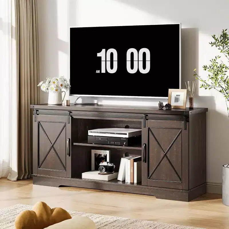 Meuble TV de style ferme pour téléviseurs jusqu'à 65 pouces, meuble de divertissement avec portes coulissantes de grange et armoires de rangement, console multimédia pour salon, chambre à coucher