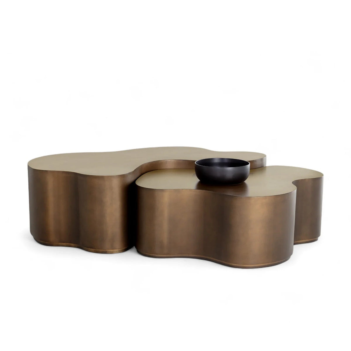 Table basse moderne en aluminium thermolaqué au design sculptural | Finition thermolaquée