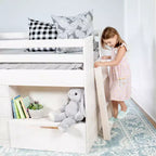 Lit mezzanine bas Max & Lily Modern Farmhouse avec tiroir de rangement, lit en bois massif pour enfants